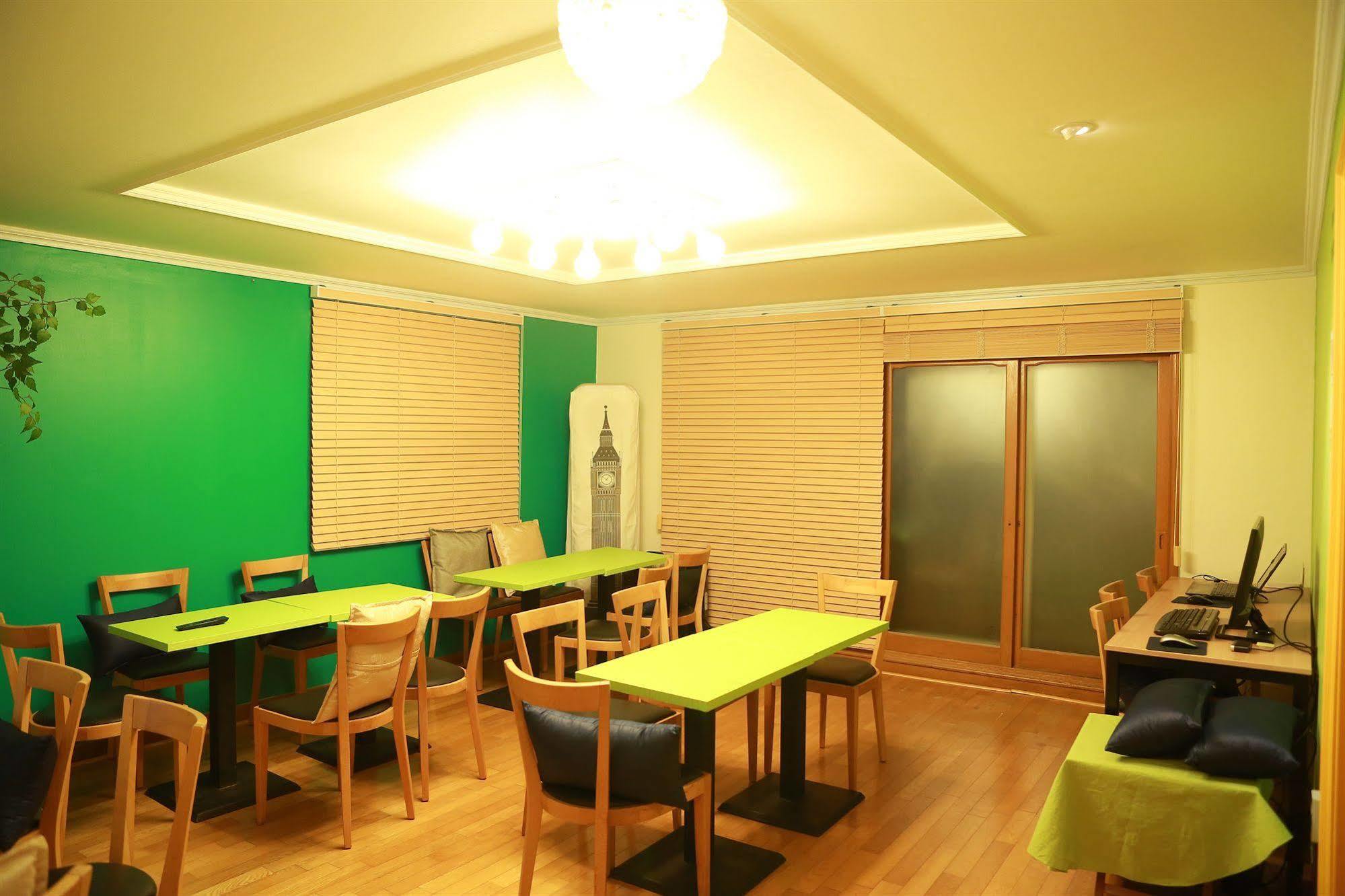 Moon Hostel Seoul Luaran gambar